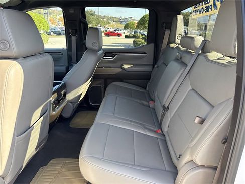 Used 2022 GMC Sierra 1500 SLT w/ SLT Convenience Package image 10