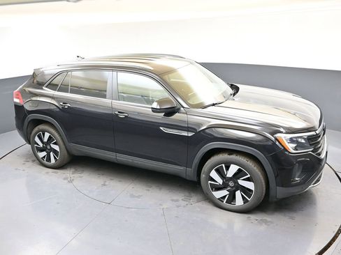 Used 2025 Volkswagen Atlas Cross Sport SE image 42