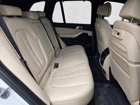 Used 2021 BMW X5 sDrive40i w/ M Sport Package RWD image 28