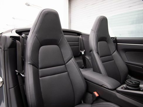 Certified 2025 Porsche 911 Carrera image 22