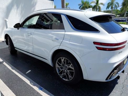 Used 2023 Genesis GV70 2.5T w/ Advanced Package AWD/4WD image 4