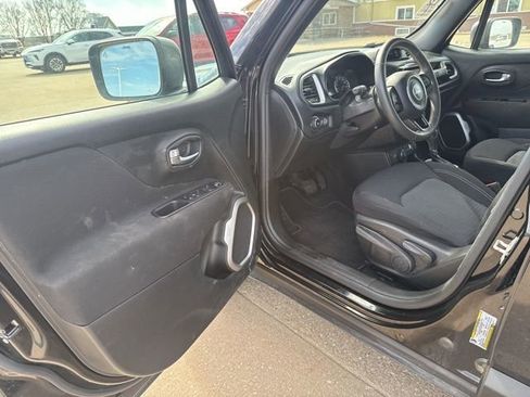 Used 2021 Jeep Renegade Latitude image 8