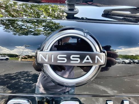 Used 2023 Nissan Rogue S FWD image 31