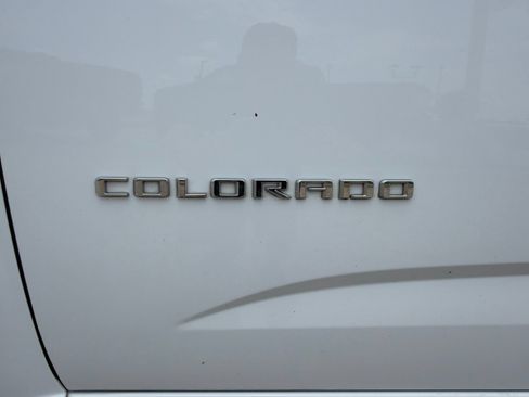 Used 2022 Chevrolet Colorado W/T w/ WT Convenience Package RWD image 25