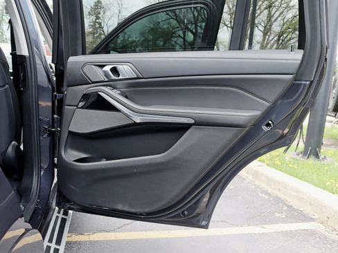 Used 2019 BMW X7 xDrive40i w/ Premium Package AWD/4WD image 49