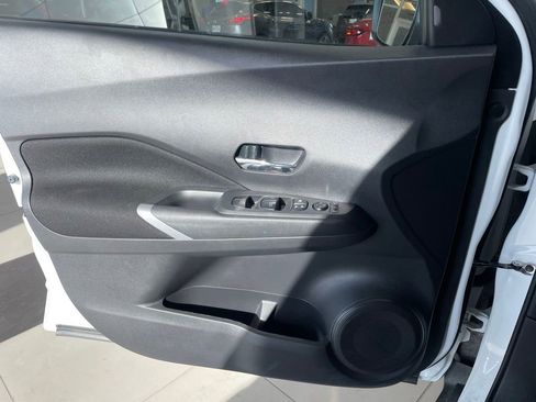Certified 2024 Nissan Kicks SV FWD image 9