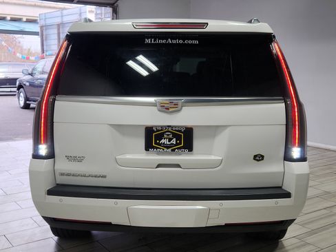 Used 2016 Cadillac Escalade Premium image 4