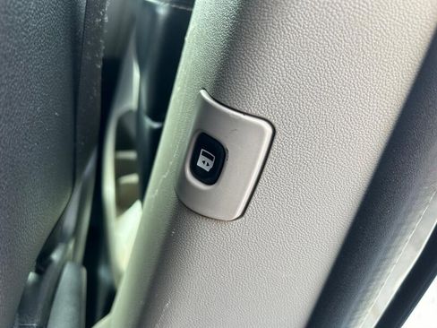 Used 2019 Dodge Grand Caravan SXT FWD image 33