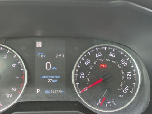 Used 2022 Toyota RAV4 LE w/ Carpet Mat Package (TMS) FWD image 29