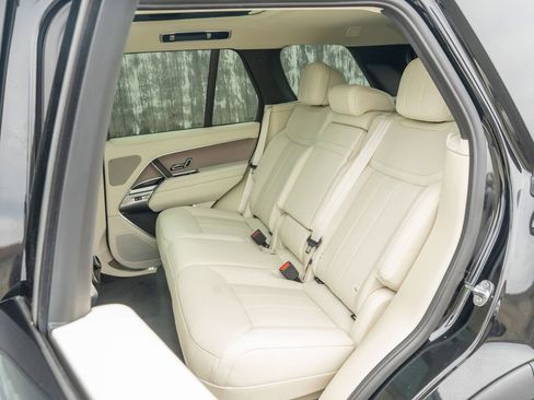 Used 2026 Land Rover Range Rover SE AWD/4WD image 36