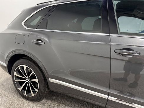 Used 2018 Bentley Bentayga Activity AWD/4WD image 8
