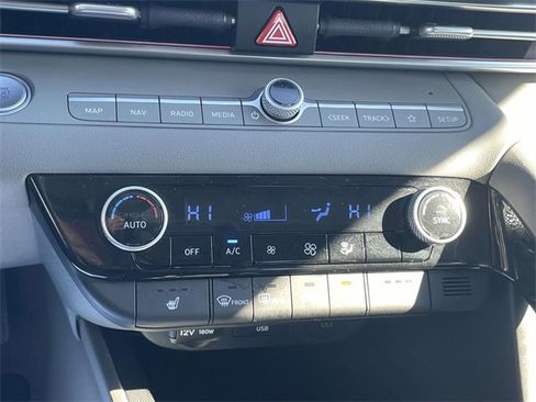 Certified 2024 Hyundai Elantra SEL w/ Convenience Package image 27