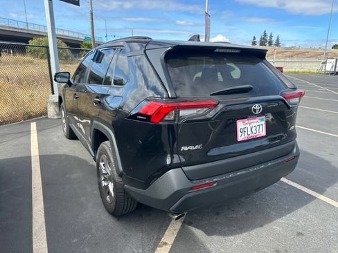 Certified 2023 Toyota RAV4 XLE w/ Convenience Package FWD image 3