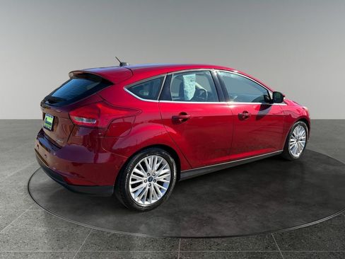 Used 2017 Ford Focus Titanium w/ Titanium Technology Package FWD image 9