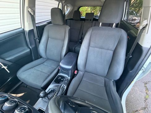 Used 2016 Toyota RAV4 LE FWD image 9