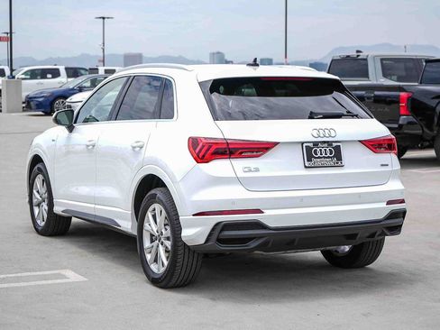 Used 2025 Audi Q3 2.0T Premium w/ Convenience Package AWD/4WD image 9