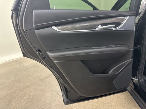 Certified 2025 Cadillac XT5 Sportv w/ Technology Package image 27