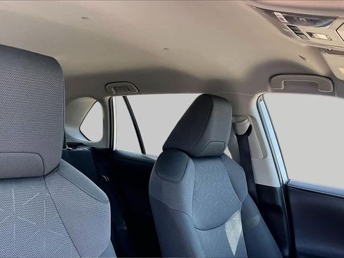 Used 2025 Toyota RAV4 XLE AWD/4WD image 13