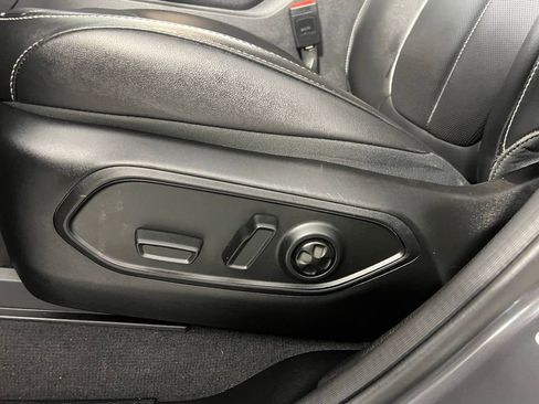 Used 2023 Jeep Grand Cherokee L Limited w/ Luxury Tech Group II image 25