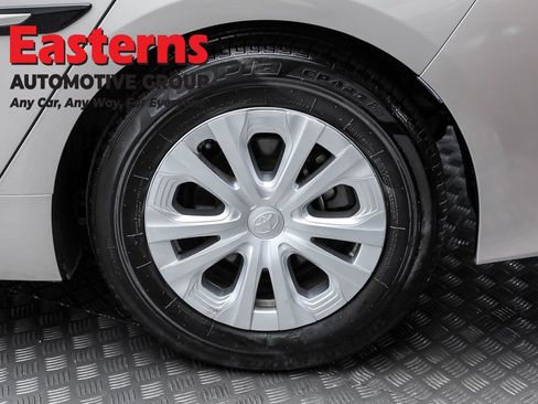 Used 2020 Toyota Prius Prime XLE image 8