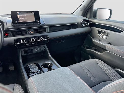Certified 2025 Honda Pilot Sport image 26