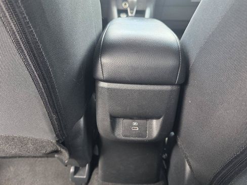 Used 2024 Nissan Versa SR FWD image 27