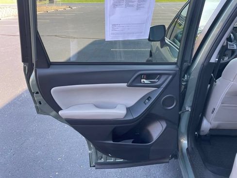 Used 2015 Subaru Forester 2.5i Limited AWD/4WD image 53