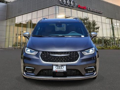 Used 2022 Chrysler Pacifica Pinnacle FWD image 6