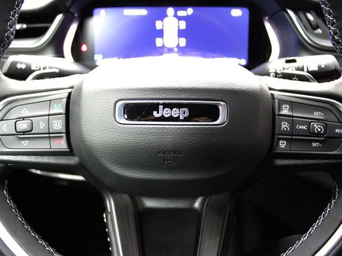 New 2025 Jeep Grand Cherokee Laredo X w/ Luxury Tech Group I image 11