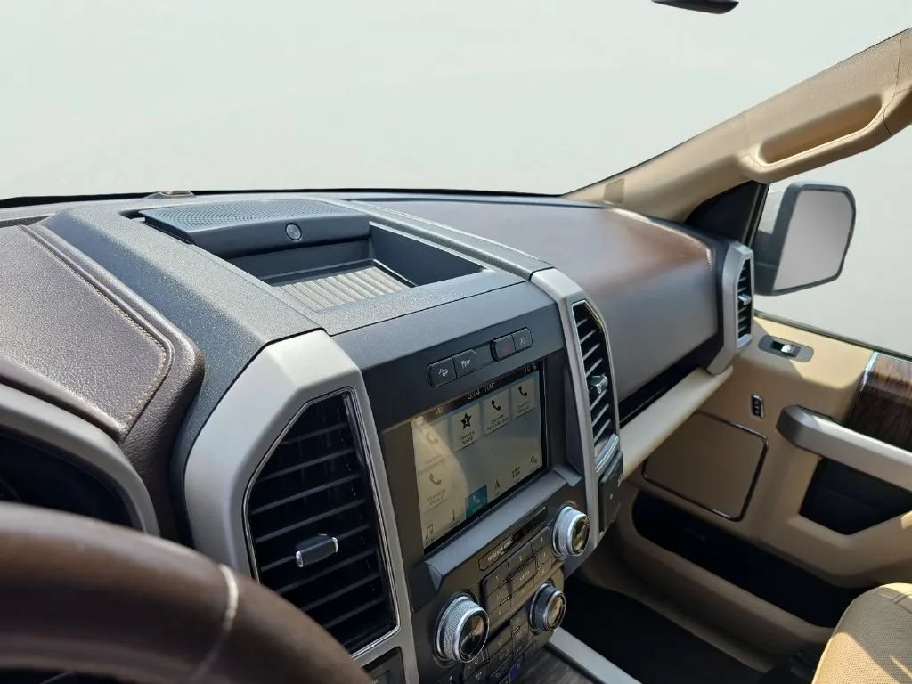 Used 2018 Ford F150 Lariat w/ Equipment Group 502A Luxury AWD/4WD image 27