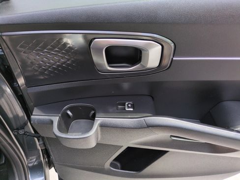 Certified 2025 Kia Sorento EX w/ Panoramic Sunroof Package FWD image 31