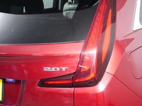 Used 2019 Cadillac XT4 Premium Luxury image 17