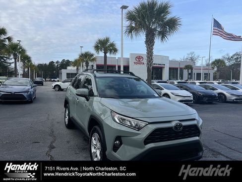 Used 2021 Toyota RAV4 XLE w/ Convenience Package image 1