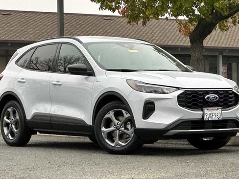 Used 2025 Ford Escape ST-Line w/ Equipment Group 301A image 2