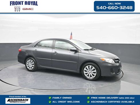 Used 2013 Toyota Corolla LE FWD image 1