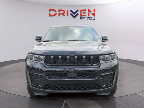 New 2026 Jeep Grand Cherokee L 2WD image 8