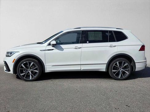 Used 2023 Volkswagen Tiguan SEL R-Line AWD/4WD image 6