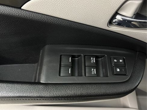 Used 2016 Honda Pilot Touring image 41