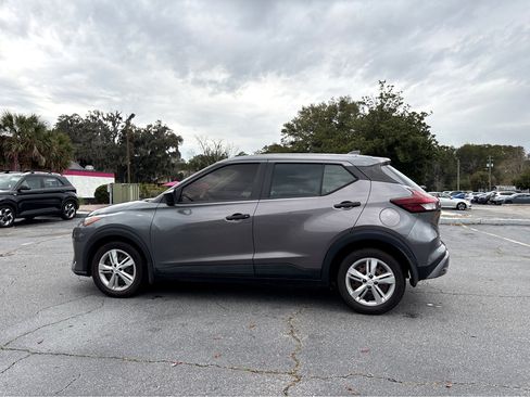 Used 2021 Nissan Kicks S image 27