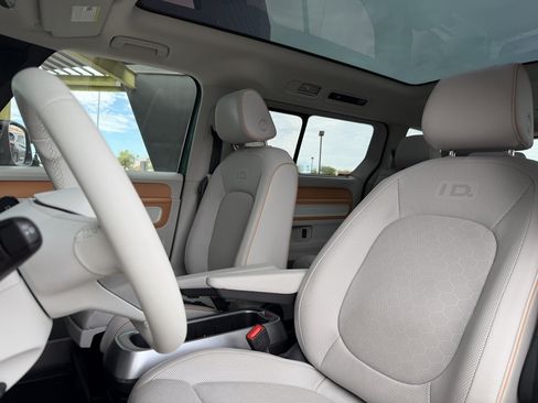 Used 2025 Volkswagen ID. Buzz 1st Edition RWD image 34