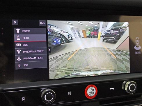 Certified 2025 Porsche Macan AWD/4WD image 27