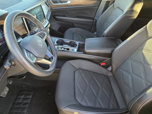 New 2026 Volkswagen Atlas SE image 10