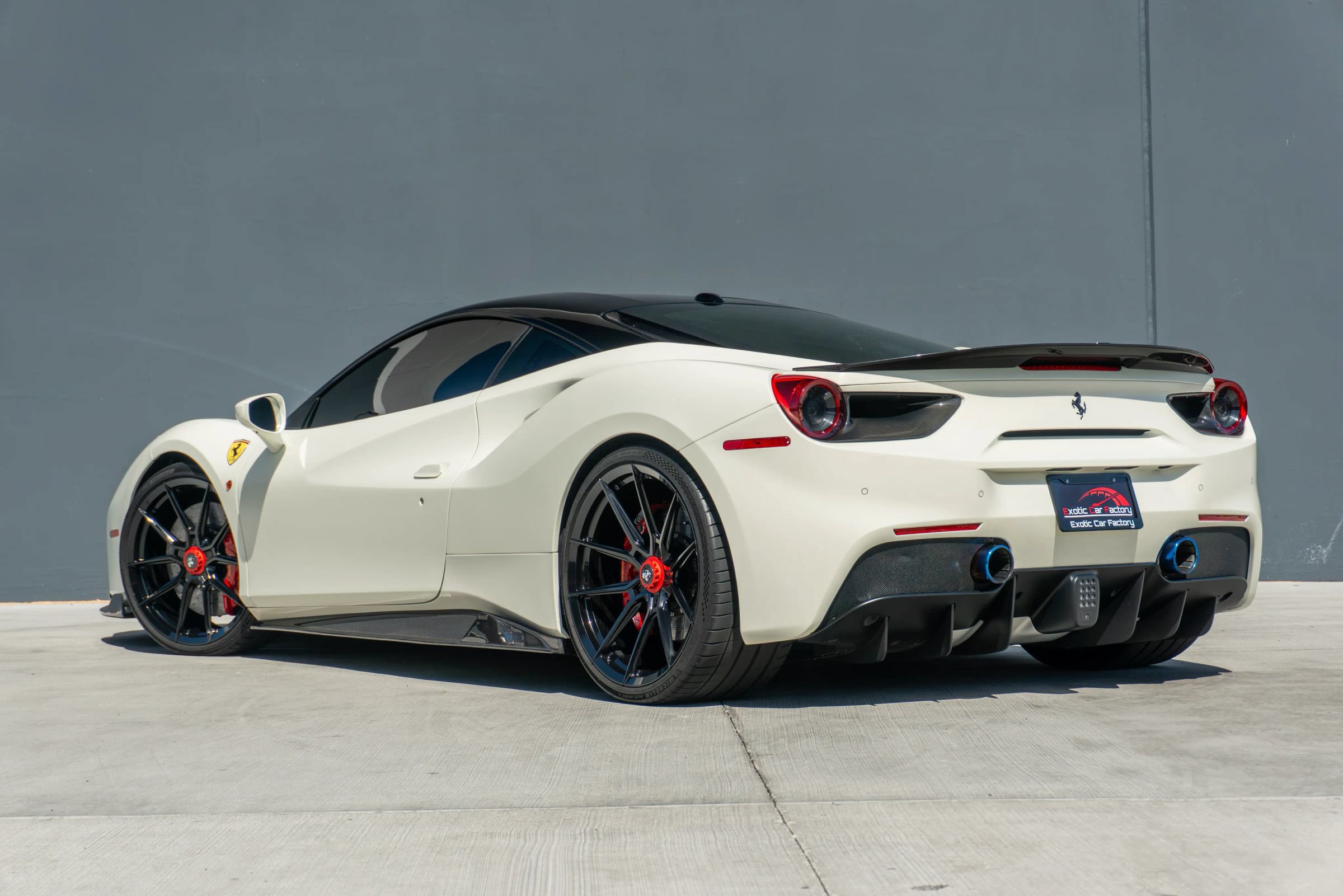 Used 2018 Ferrari 488 GTB RWD image 9