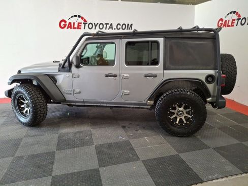 Used 2018 Jeep Wrangler Unlimited Sport S image 5