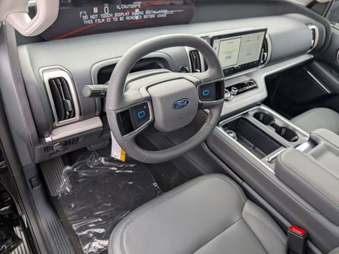 New 2026 Ford Expedition Active image 26