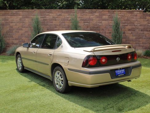 Used 2005 Chevrolet Impala w/ Preferred Equipment Group FWD image 12