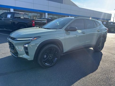 Used 2024 Chevrolet Trax ACTIV w/ Sunroof Package image 7