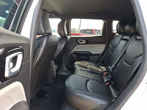 Used 2025 Jeep Compass Limited AWD/4WD image 10