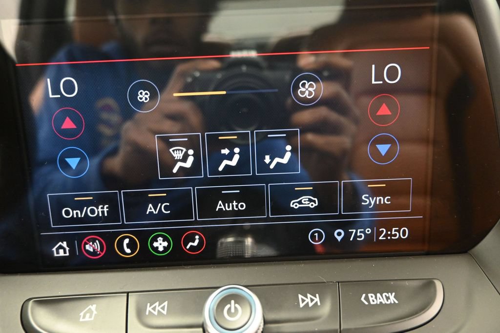 Used 2020 Chevrolet Camaro LT w/ Technology Package RWD image 25
