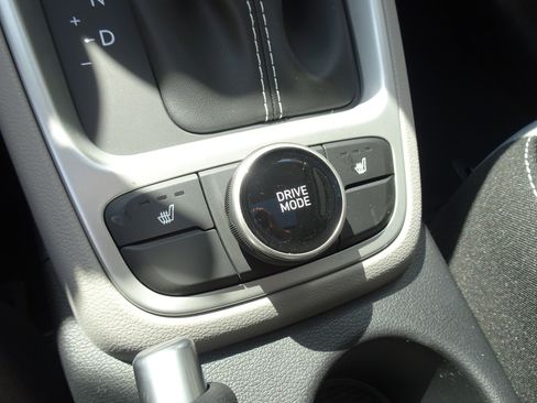 New 2026 Hyundai Venue SEL FWD image 17
